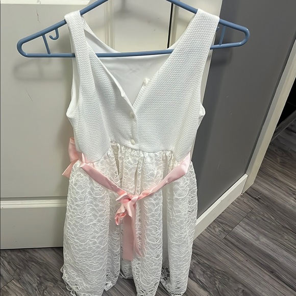 White Lace Kids Dress with Pink Bow - Picture 2 of 3